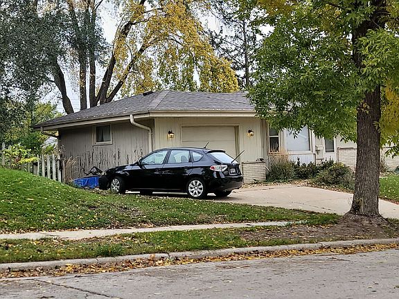 3rd image of 2032 Empire Dr