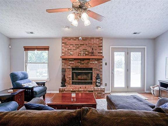 4th image of 4313 Guion Lakes Blvd