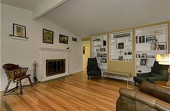 2nd image of 16222 NE 27th St