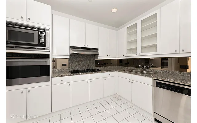 Rented by Douglas Elliman | media 35