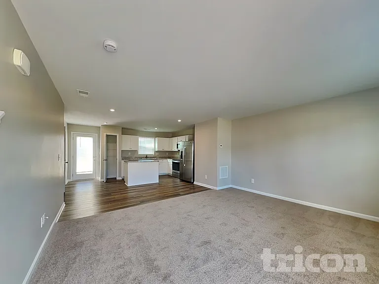 104 Cavesson Ave — Photo 2