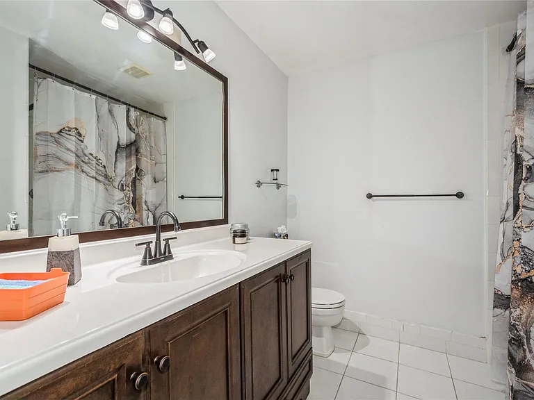 8208 NW 8th Pl — Photo 27