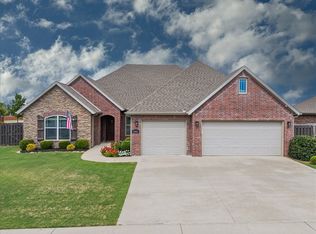 4846 W Wales Dr, Fayetteville, AR 72704