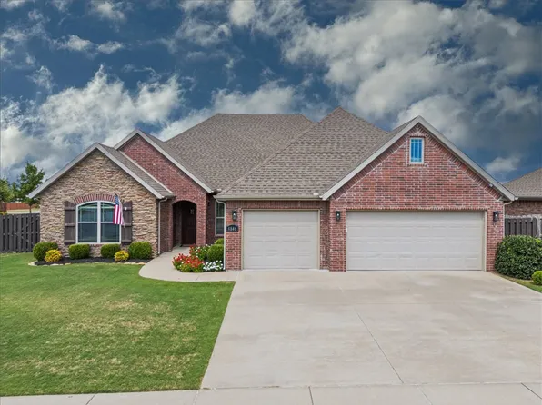 4846 W Wales Dr, Fayetteville, AR 72704