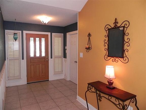 3rd image of 138 Goldenwood Dr