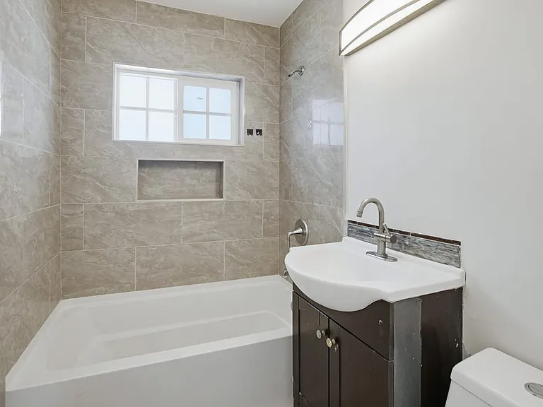 4255 1/2 Altadena Ave — Photo 19