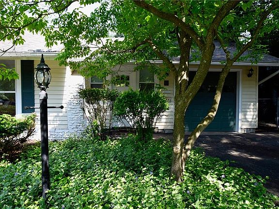 3rd image of 10 Wendover Rd