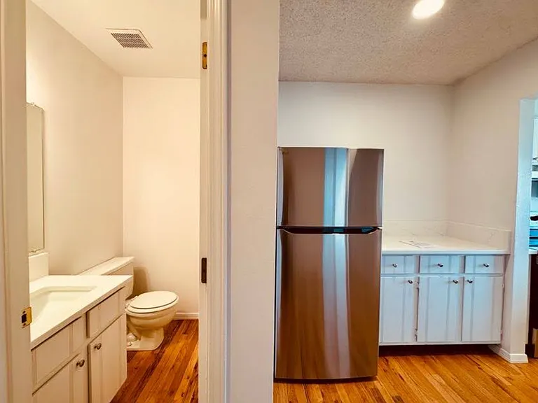 3807 Paseo Del Prado — Photo 10