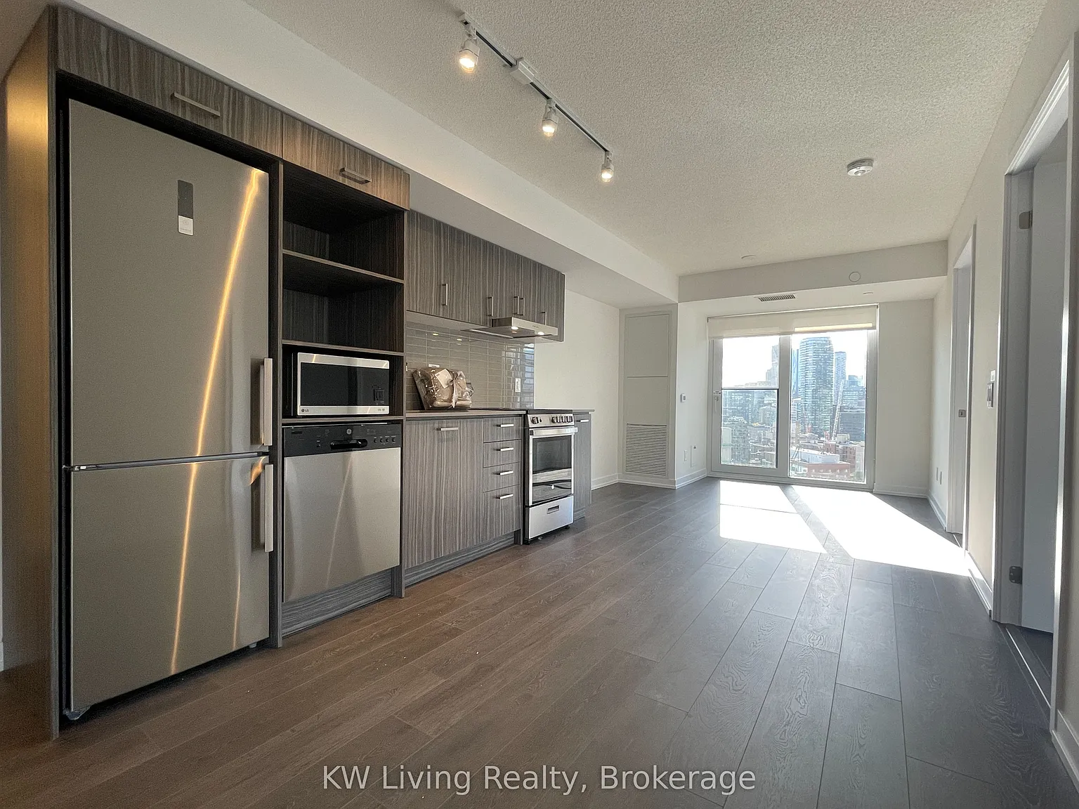 3 bed, $3,500 — Photo 3