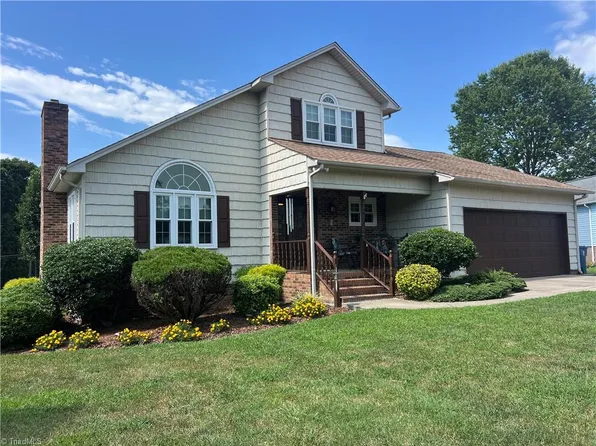 206 Maplewood Ct, Trinity, NC 27370
