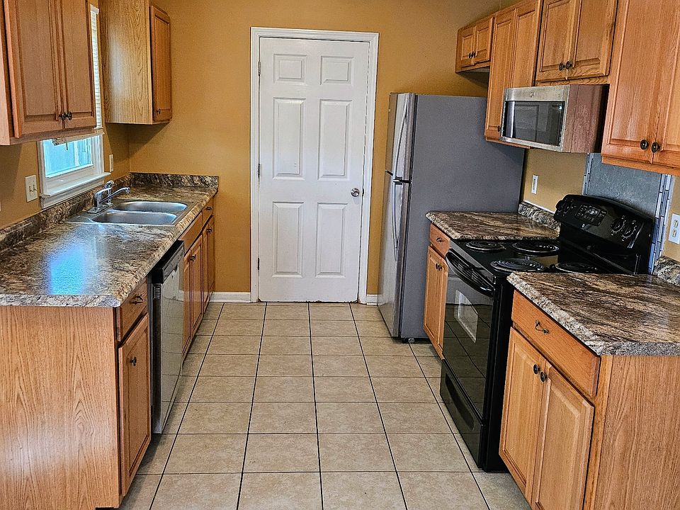 2nd image of 3218 S Senseney Cir