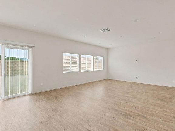 3rd image of 84701 Merus Ave
