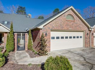409 Hunters Cir, Greenville, SC 29617