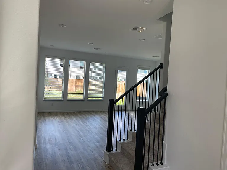 4135 Balboa Dr — Photo 11