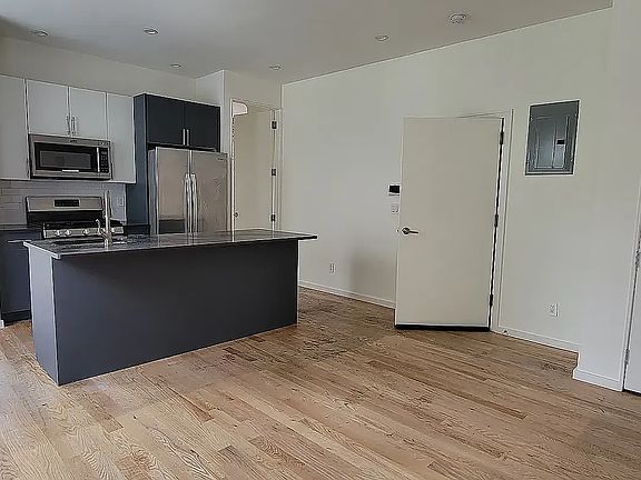 5th image of 1609 Nostrand Ave #4
