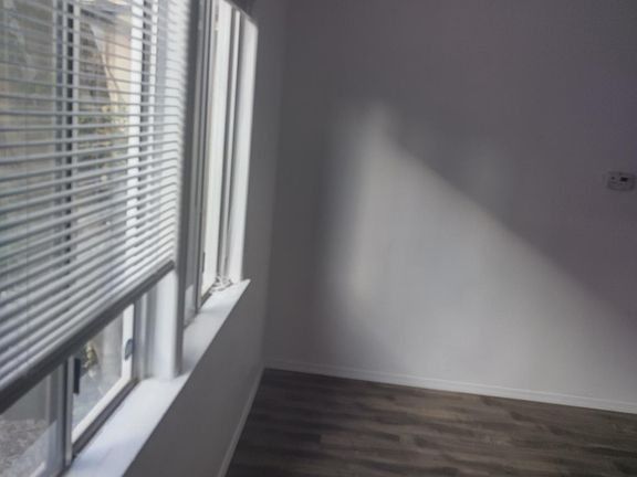 3rd image of 118 N Inglewood Ave
