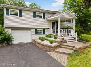 89 Rapple Dr, Albany, NY 12205