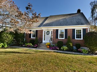 120 Round Hill Rd, Bristol, CT 06010