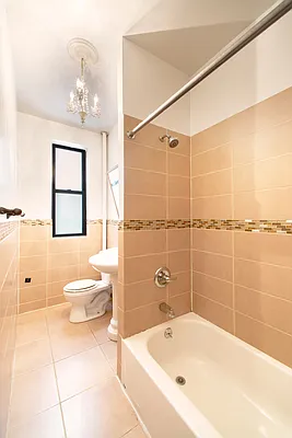 Rented by REAL New York | media 18