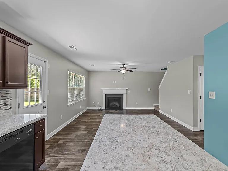719 Addor Dr — Photo 17