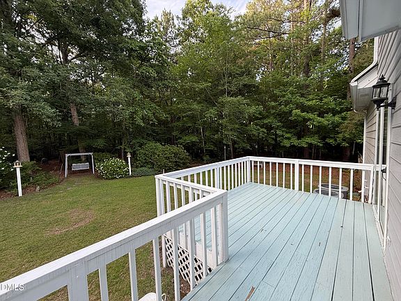 3rd image of 129 Pebble Dr