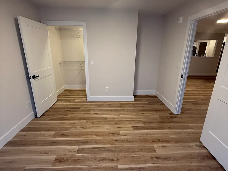 142 N Hines St — Photo 21