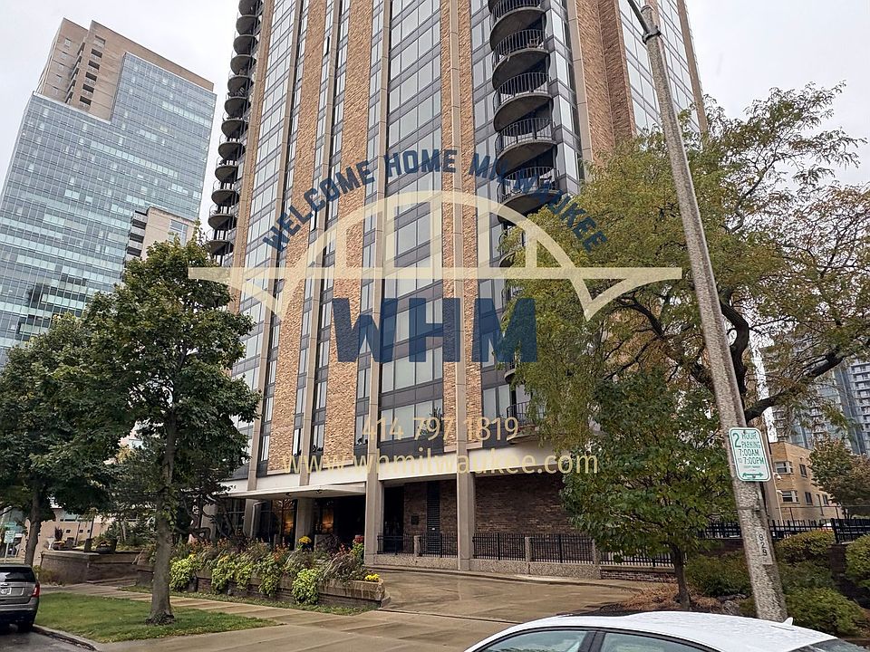 1st image of 929 N Astor St Unit 1005