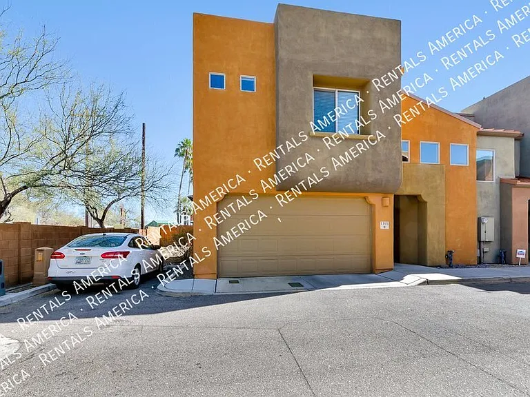 3830 E 3rd St #1101 — Photo 2
