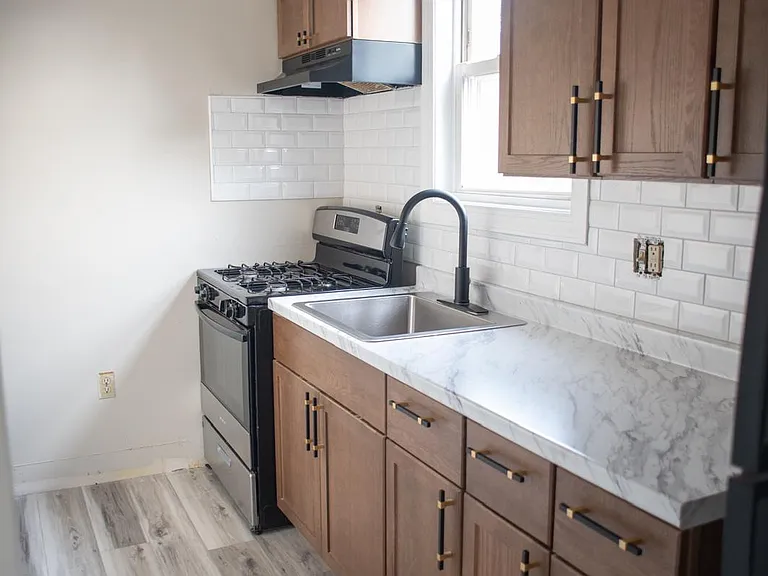 61 Lyon St #1 — Photo 1