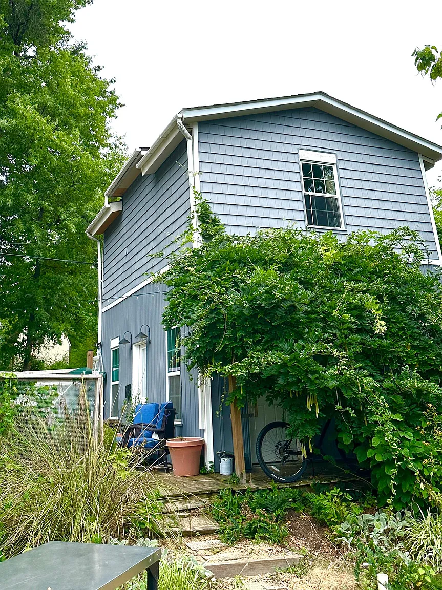 2214 Douglas St NE photo 1