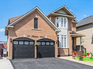 15 Borneo Cres, Brampton, ON L6R 3C6