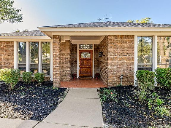 3rd image of 6629 Meadows West Dr S