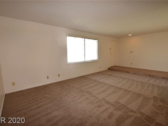 4th image of 3326 Loma Linda Ln