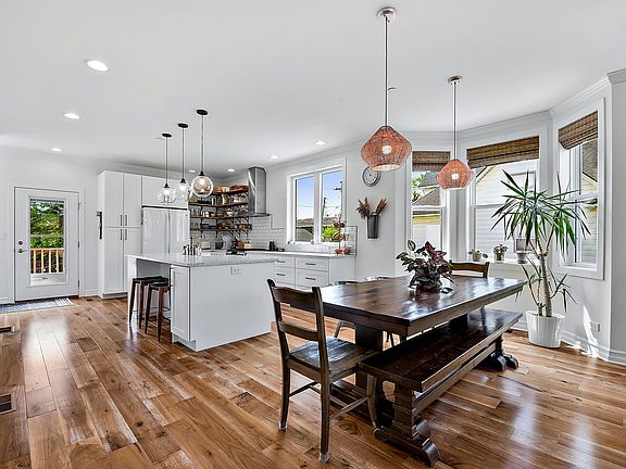 5th image of 3031 Sunnyside Ave