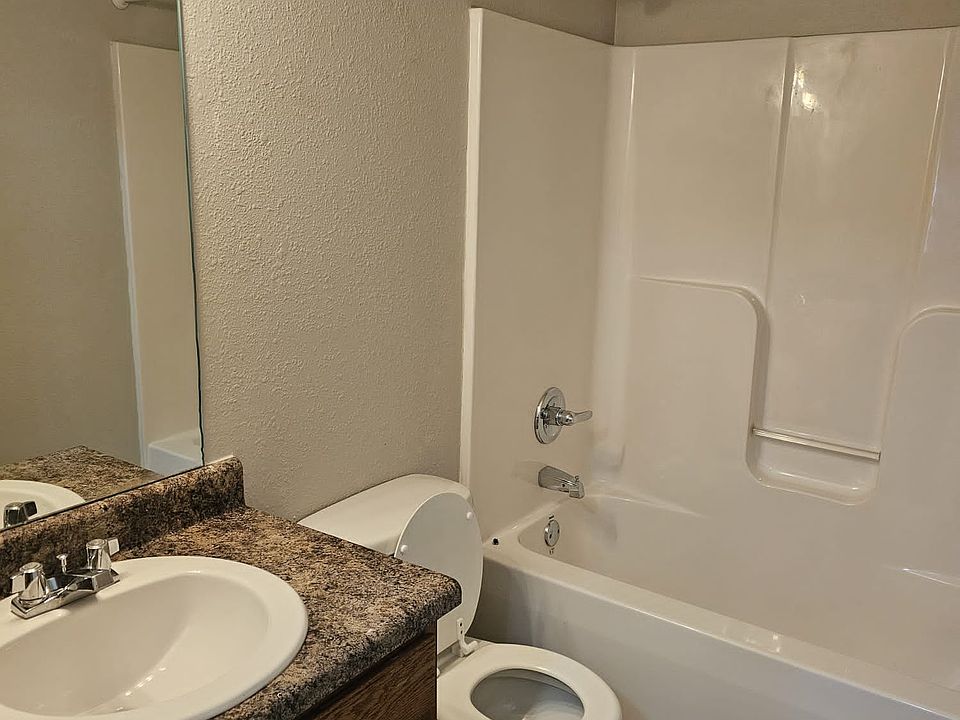 1st image of 130 Blackwell Ct