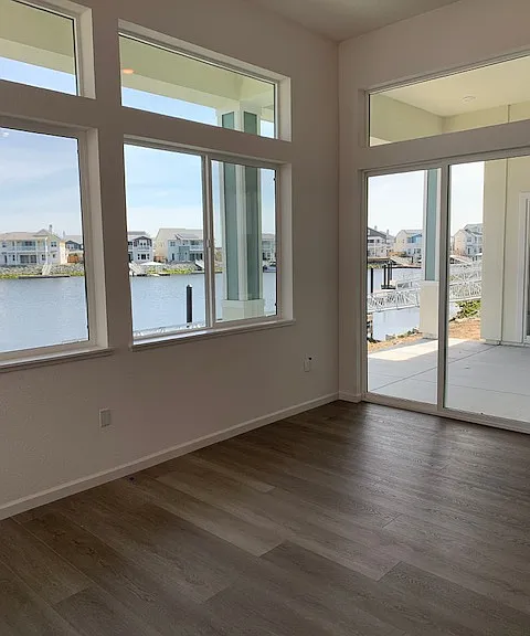 259 Waterside Pl — Photo 3