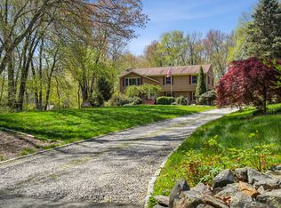 18 Turkey Hill Rd, Newtown, CT 06470