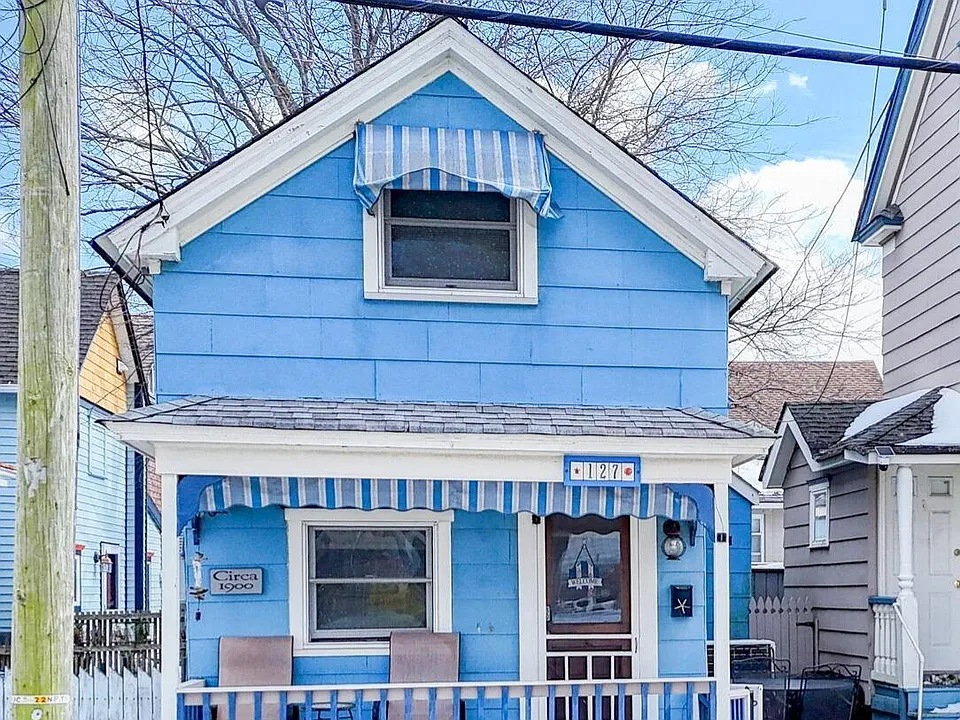 127 Lawrence Ave