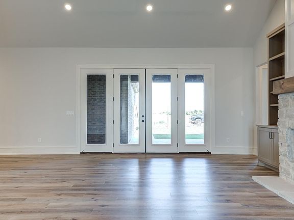 5th image of 1203 Buckingham Ave