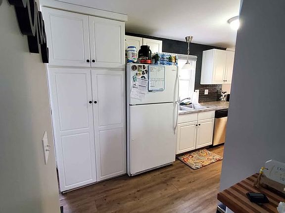 4th image of 135 Whitlock St