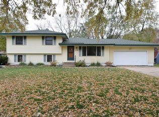 11122 7th St NE, Blaine, MN 55434