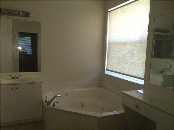 5th image of 1298 NW 141st Ave