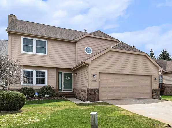 31092 Arlington Cir, Novi, MI 48377
