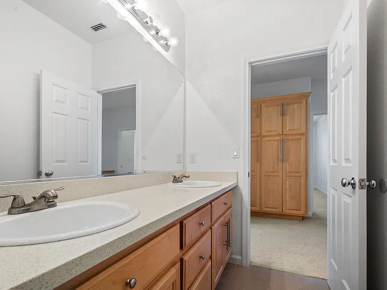 991 Zephyr Ln — Photo 36