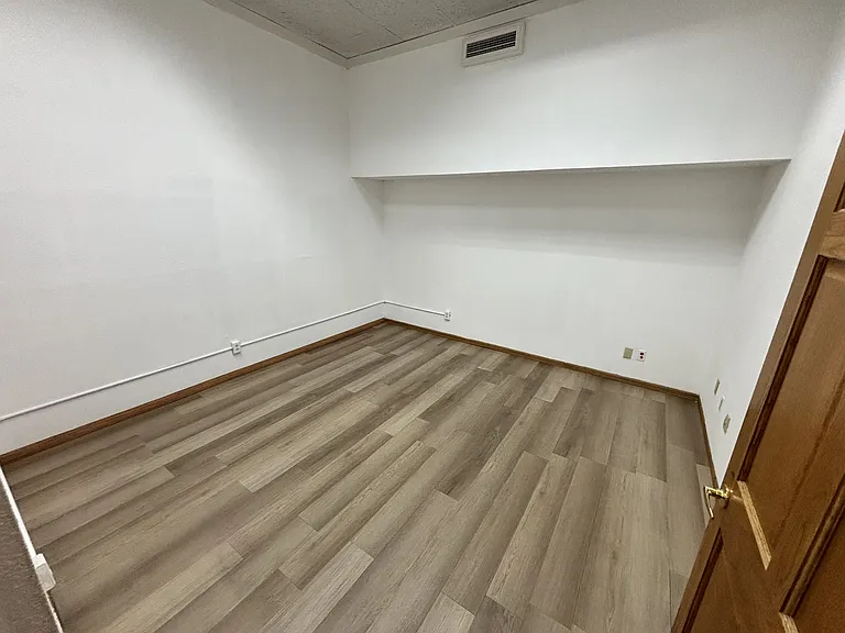 435 E Mill St #105 — Photo 5