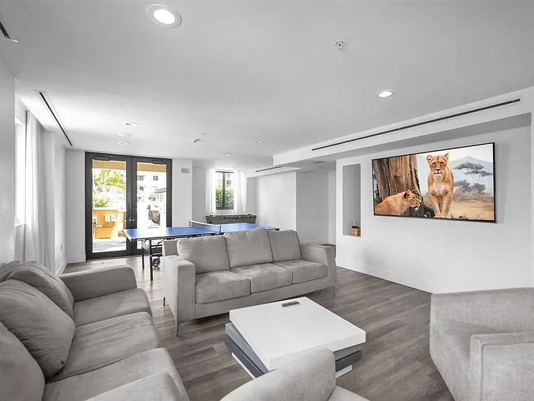 110 N Federal Hwy #918 — Photo 30