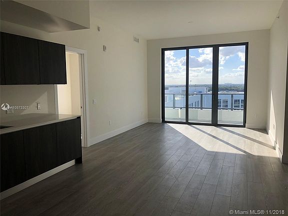 5th image of 2960 NE 207th St Unit 1203