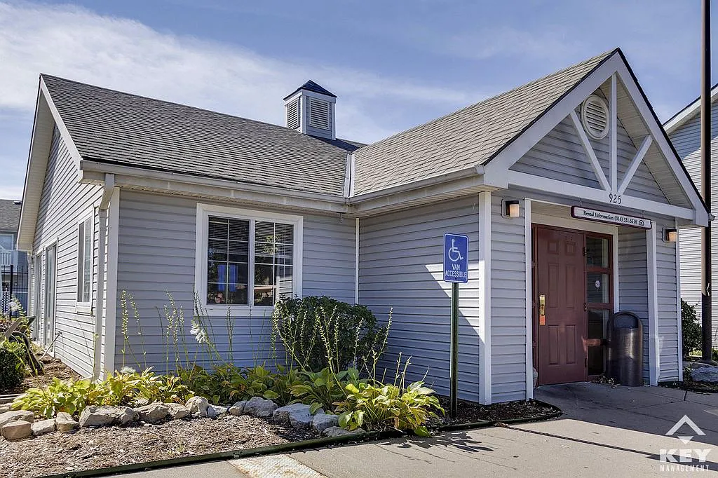 Walnut River Residences — Photo 2