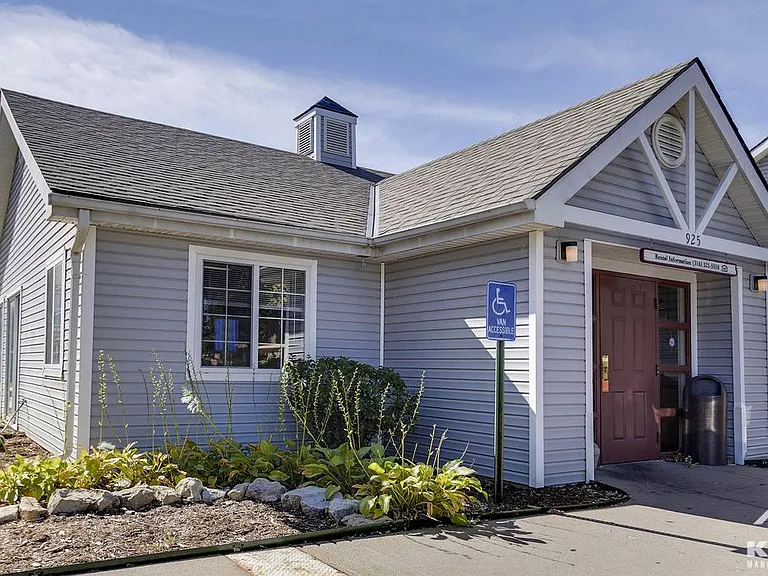 Walnut River Residences — Photo 2
