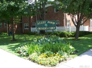22638 Kingsbury Ave, Bayside, NY 11364